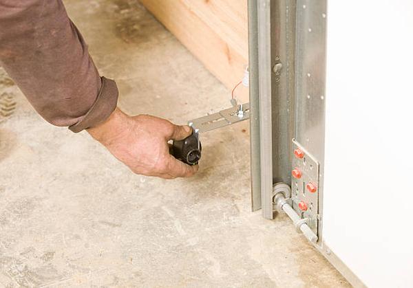 Simple Garage Door Maintenance Hacks for Homeowners